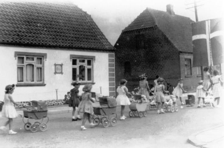 Børnefestoptog 1957 Hyltvej 6 lokalhistorisk B4645